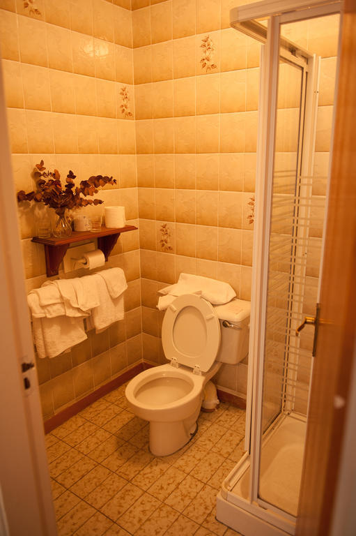 Fort House Bed & Breakfast คิลเบกกัน ภายนอก รูปภาพ
